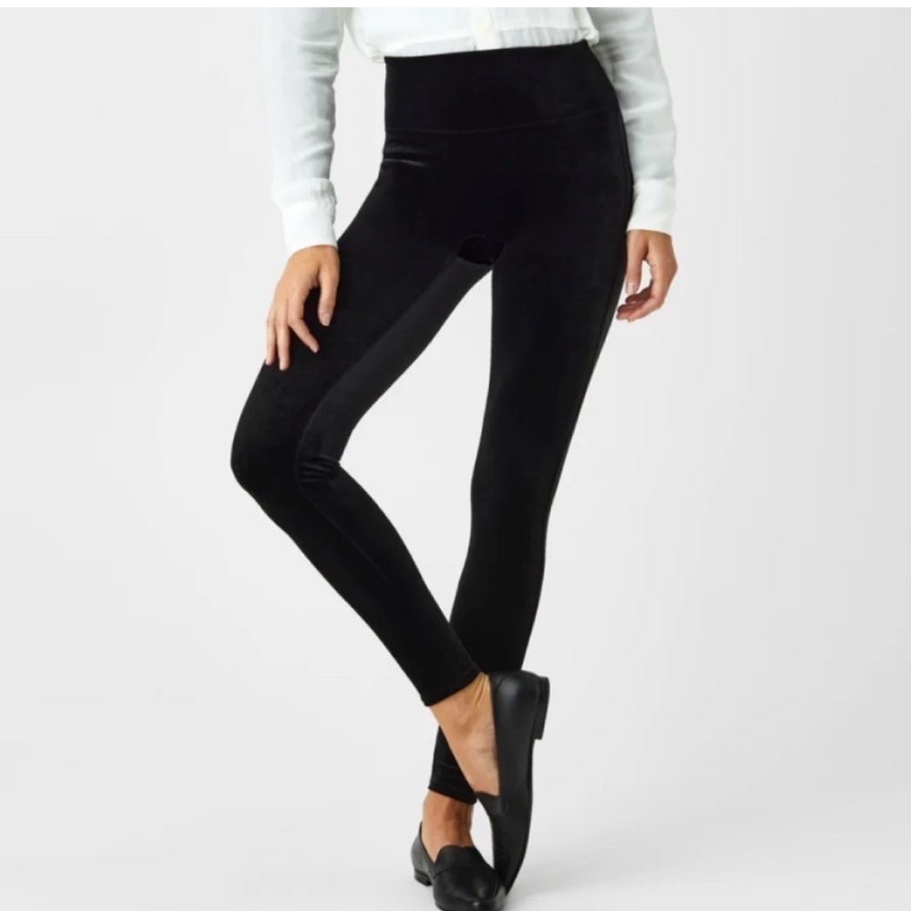 SPANX Velvet Leggings High Rise Black
Velvet Sz XS